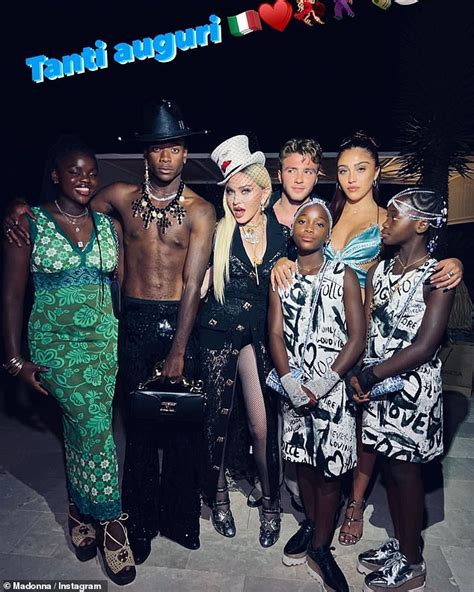 Madonna Poses With All 6 Kids in Rare Family Photo From Italian ...